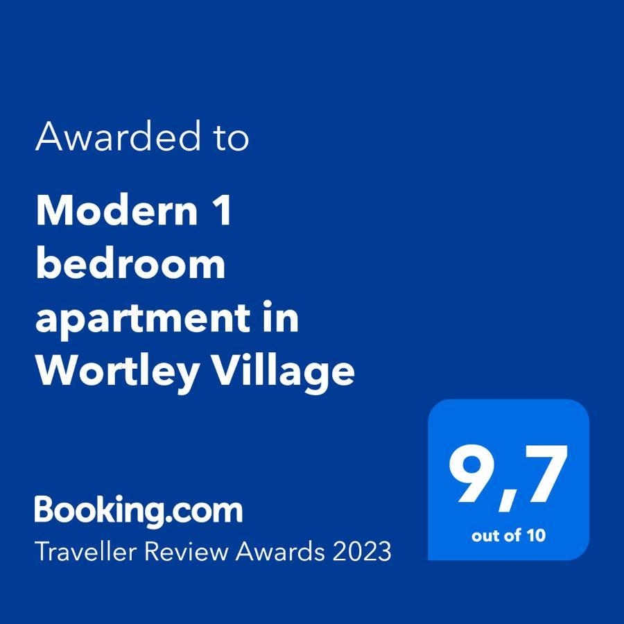 Modern 1 bedroom apartment in Wortley Village Londen Buitenkant foto